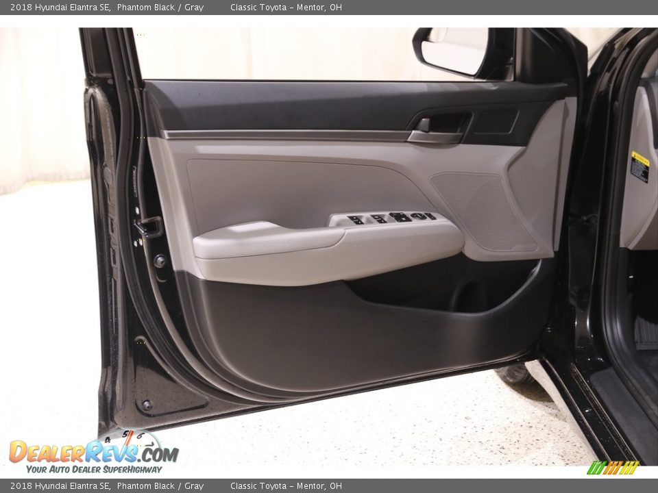 2018 Hyundai Elantra SE Phantom Black / Gray Photo #4
