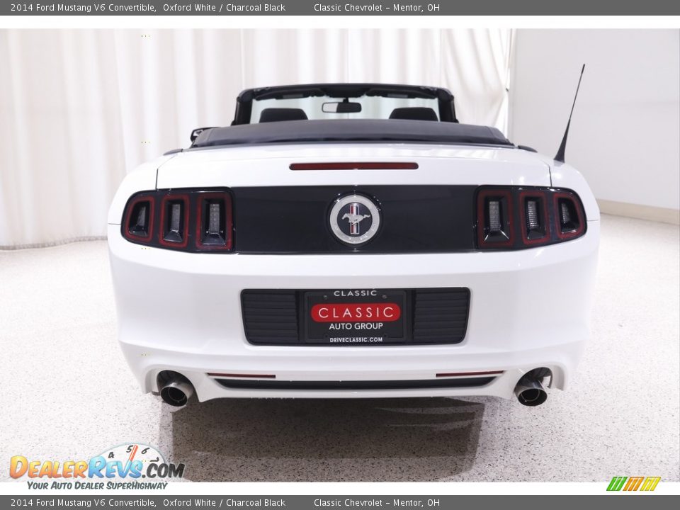 2014 Ford Mustang V6 Convertible Oxford White / Charcoal Black Photo #18