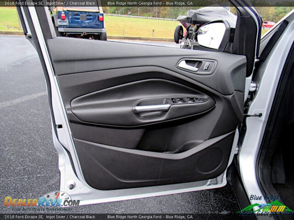 2018 Ford Escape SE Ingot Silver / Charcoal Black Photo #10