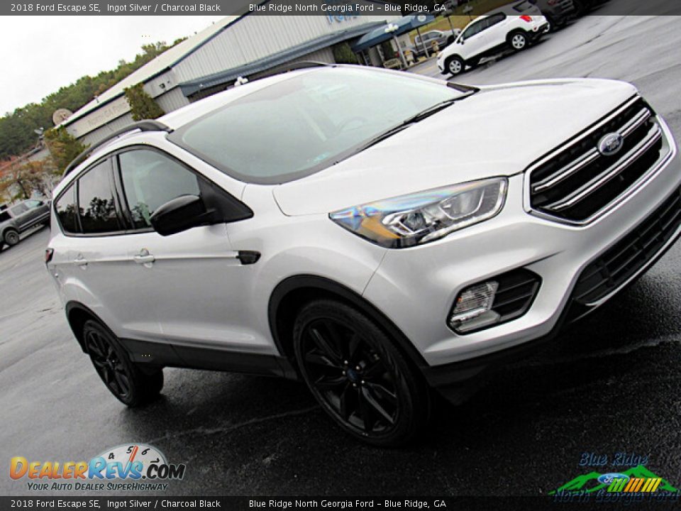 2018 Ford Escape SE Ingot Silver / Charcoal Black Photo #28