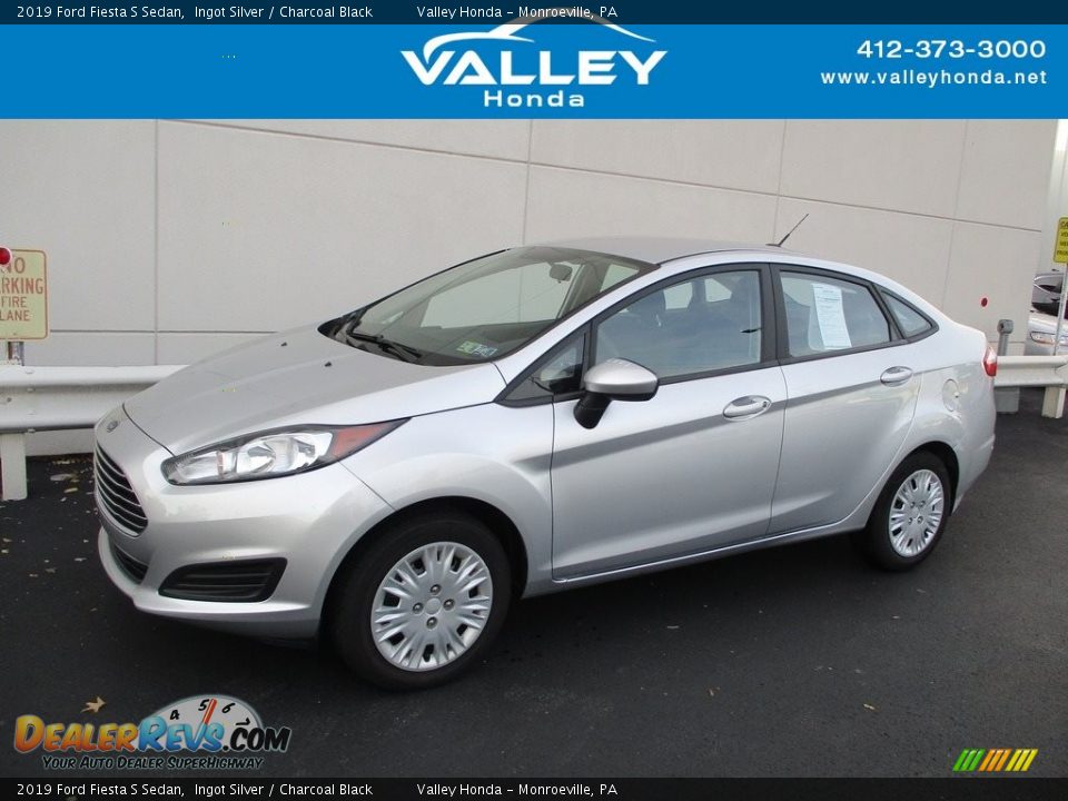 2019 Ford Fiesta S Sedan Ingot Silver / Charcoal Black Photo #1