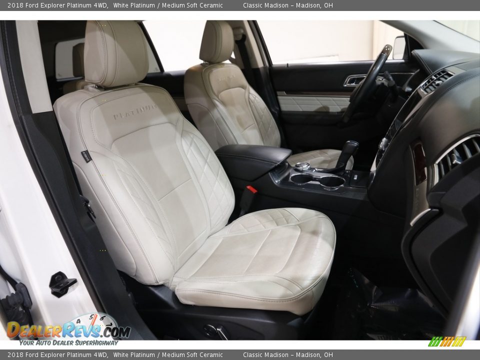 2018 Ford Explorer Platinum 4WD White Platinum / Medium Soft Ceramic Photo #19