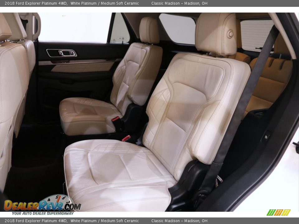 2018 Ford Explorer Platinum 4WD White Platinum / Medium Soft Ceramic Photo #21