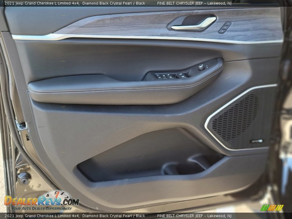 2021 Jeep Grand Cherokee L Limited 4x4 Diamond Black Crystal Pearl / Black Photo #13
