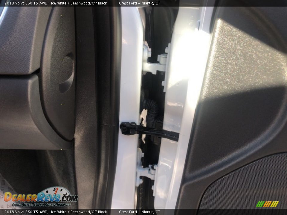 2018 Volvo S60 T5 AWD Ice White / Beechwood/Off Black Photo #32