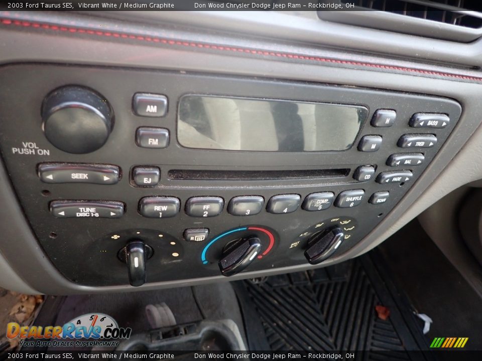 2003 Ford Taurus SES Vibrant White / Medium Graphite Photo #11