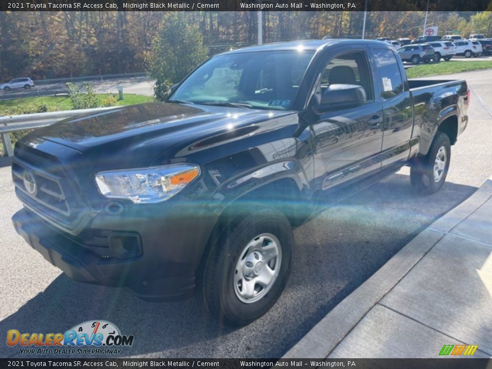 Front 3/4 View of 2021 Toyota Tacoma SR Access Cab Photo #7