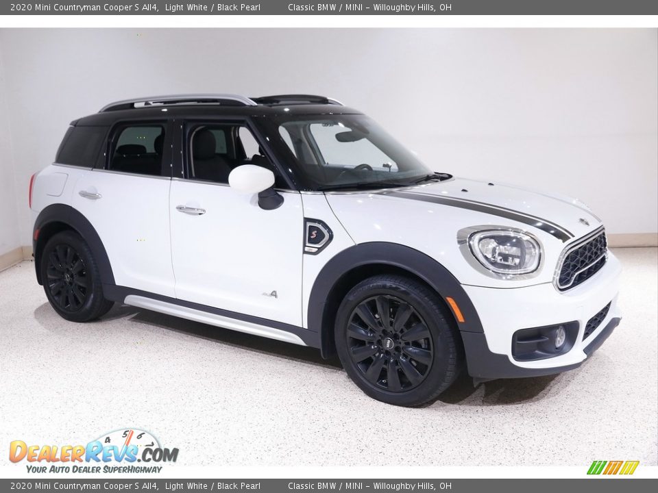 Front 3/4 View of 2020 Mini Countryman Cooper S All4 Photo #1