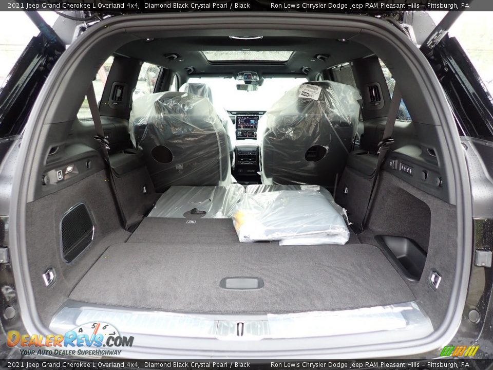 2021 Jeep Grand Cherokee L Overland 4x4 Diamond Black Crystal Pearl / Black Photo #5