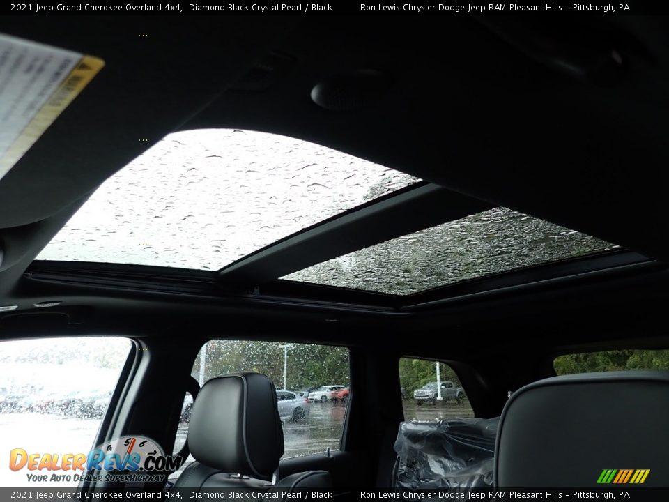 Sunroof of 2021 Jeep Grand Cherokee Overland 4x4 Photo #17