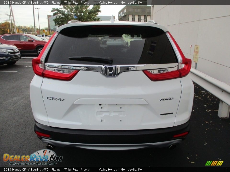 2019 Honda CR-V Touring AWD Platinum White Pearl / Ivory Photo #4