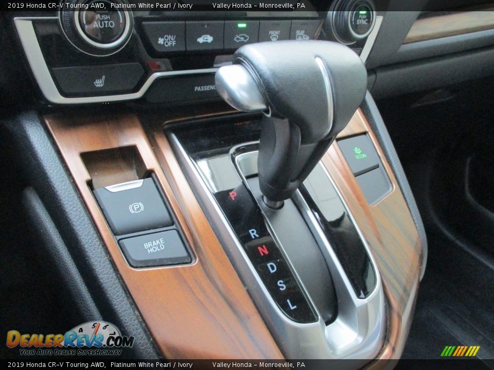 2019 Honda CR-V Touring AWD Platinum White Pearl / Ivory Photo #18