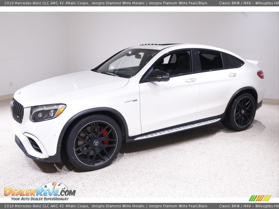 Front 3/4 View of 2019 Mercedes-Benz GLC AMG 43 4Matic Coupe Photo #3