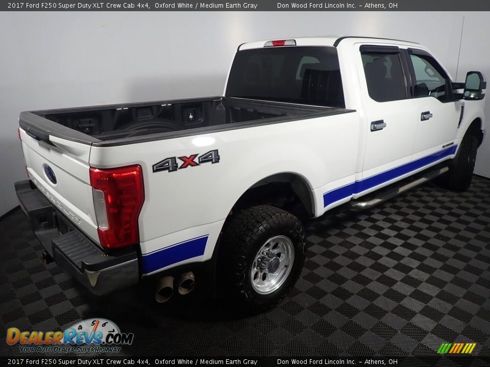 2017 Ford F250 Super Duty XLT Crew Cab 4x4 Oxford White / Medium Earth Gray Photo #16