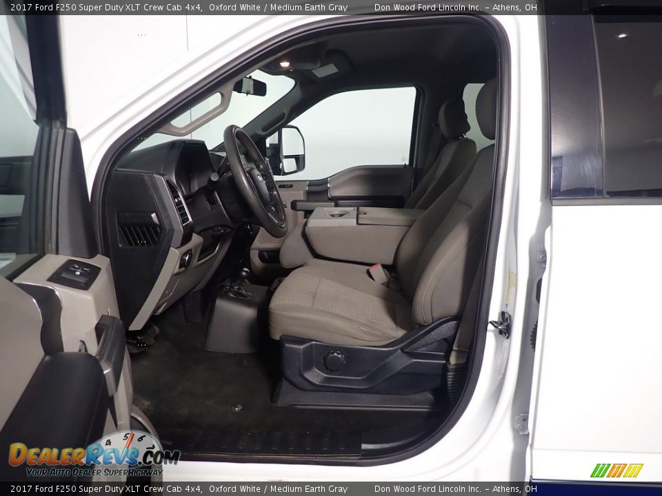 2017 Ford F250 Super Duty XLT Crew Cab 4x4 Oxford White / Medium Earth Gray Photo #21