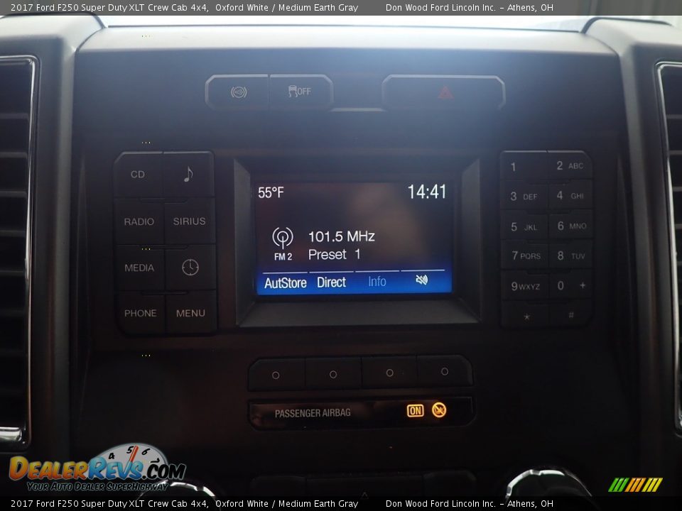 2017 Ford F250 Super Duty XLT Crew Cab 4x4 Oxford White / Medium Earth Gray Photo #25