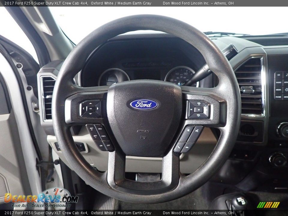 2017 Ford F250 Super Duty XLT Crew Cab 4x4 Oxford White / Medium Earth Gray Photo #26
