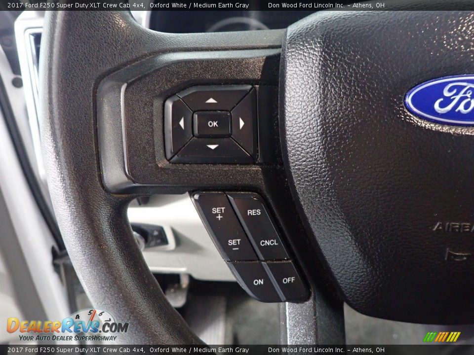 2017 Ford F250 Super Duty XLT Crew Cab 4x4 Oxford White / Medium Earth Gray Photo #28