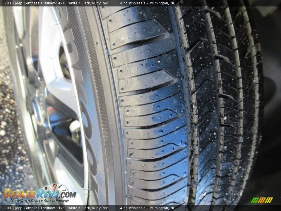 2018 Jeep Compass Trailhawk 4x4 White / Black/Ruby Red Photo #8