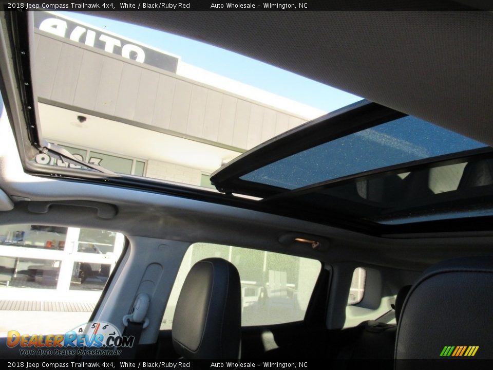 2018 Jeep Compass Trailhawk 4x4 White / Black/Ruby Red Photo #11