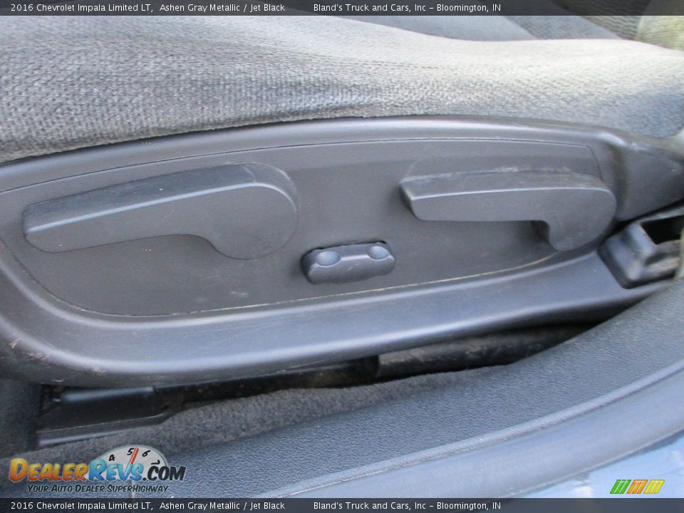 Front Seat of 2016 Chevrolet Impala Limited LT Photo #8