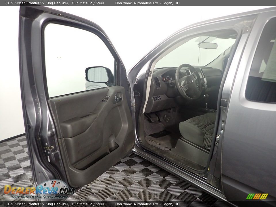 2019 Nissan Frontier SV King Cab 4x4 Gun Metallic / Steel Photo #14