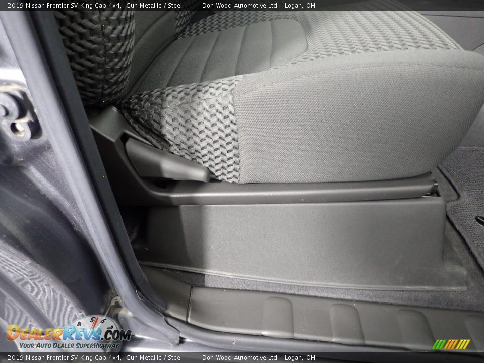 2019 Nissan Frontier SV King Cab 4x4 Gun Metallic / Steel Photo #28
