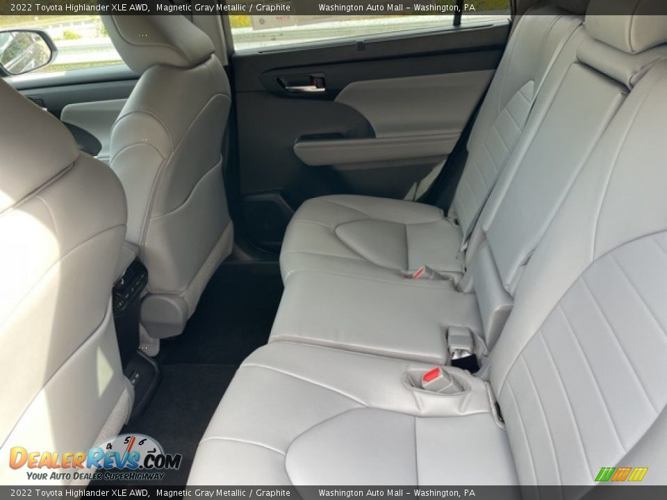 Rear Seat of 2022 Toyota Highlander XLE AWD Photo #23