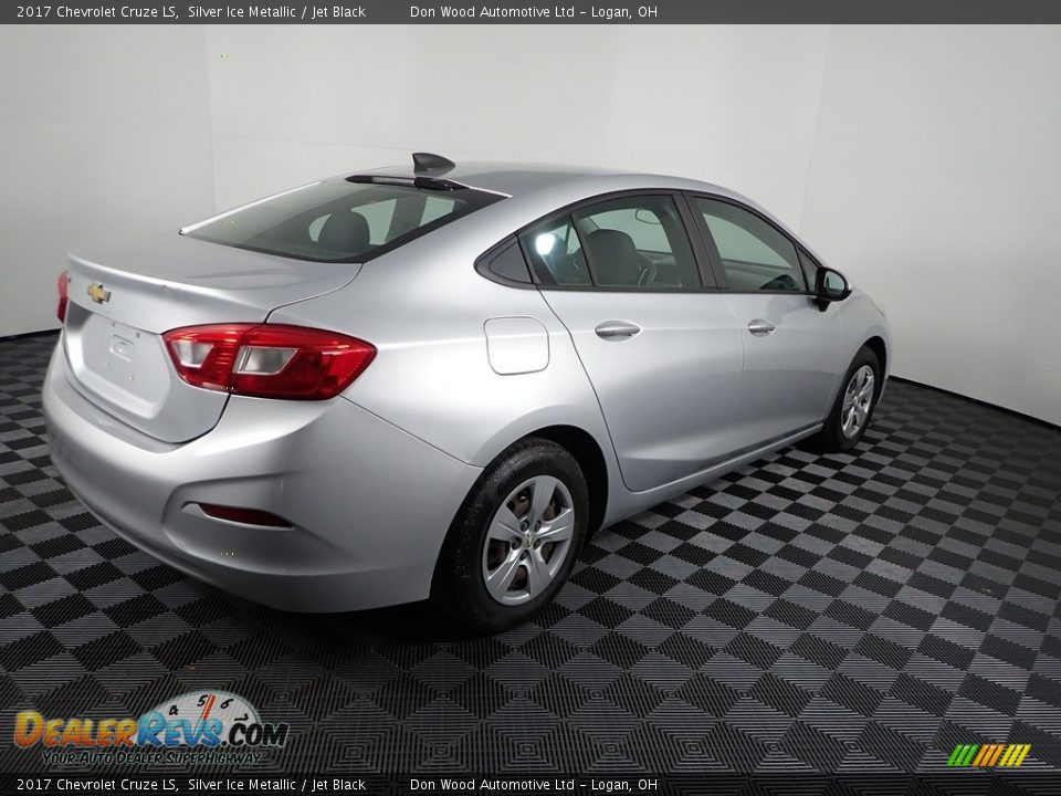 2017 Chevrolet Cruze LS Silver Ice Metallic / Jet Black Photo #8