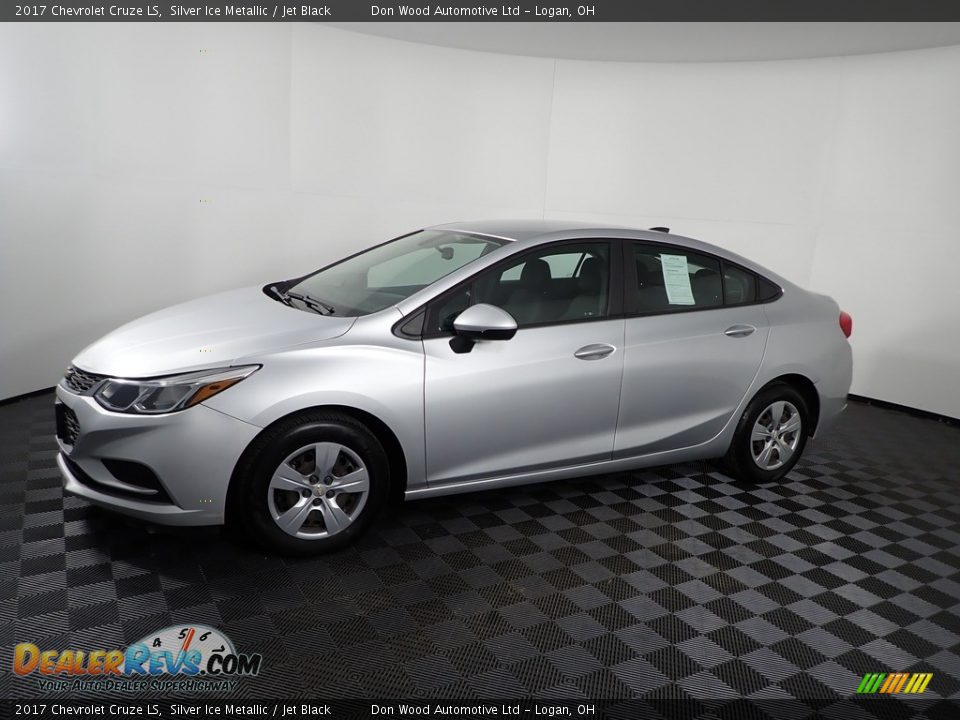 2017 Chevrolet Cruze LS Silver Ice Metallic / Jet Black Photo #9