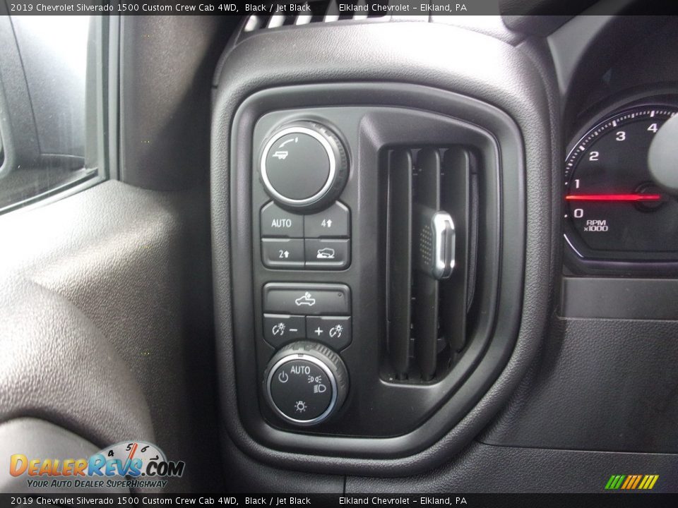 2019 Chevrolet Silverado 1500 Custom Crew Cab 4WD Black / Jet Black Photo #25