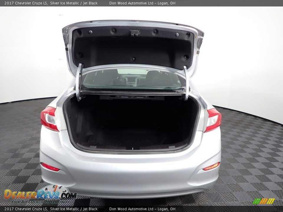 2017 Chevrolet Cruze LS Silver Ice Metallic / Jet Black Photo #12