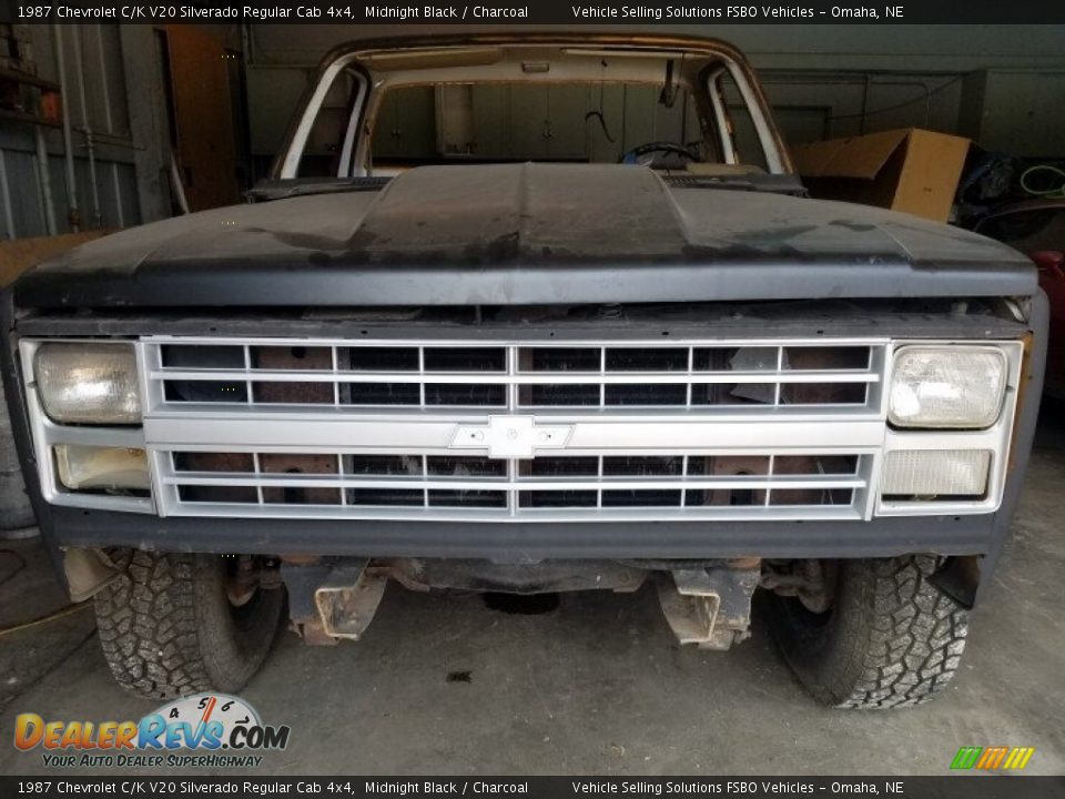 1987 Chevrolet C/K V20 Silverado Regular Cab 4x4 Midnight Black / Charcoal Photo #4