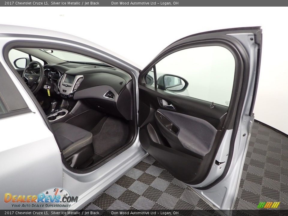2017 Chevrolet Cruze LS Silver Ice Metallic / Jet Black Photo #29