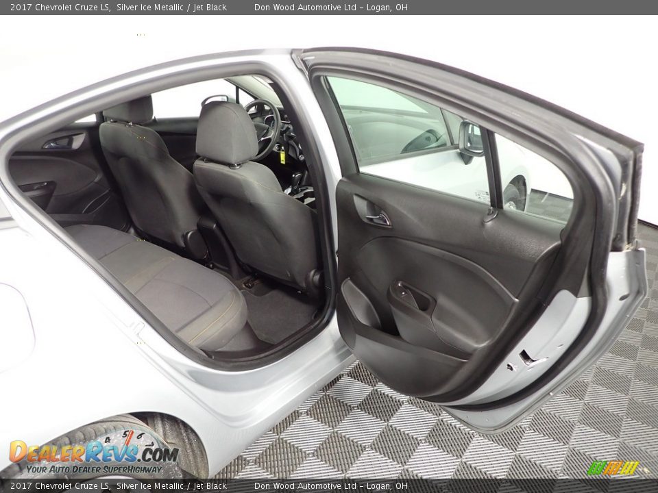 2017 Chevrolet Cruze LS Silver Ice Metallic / Jet Black Photo #33