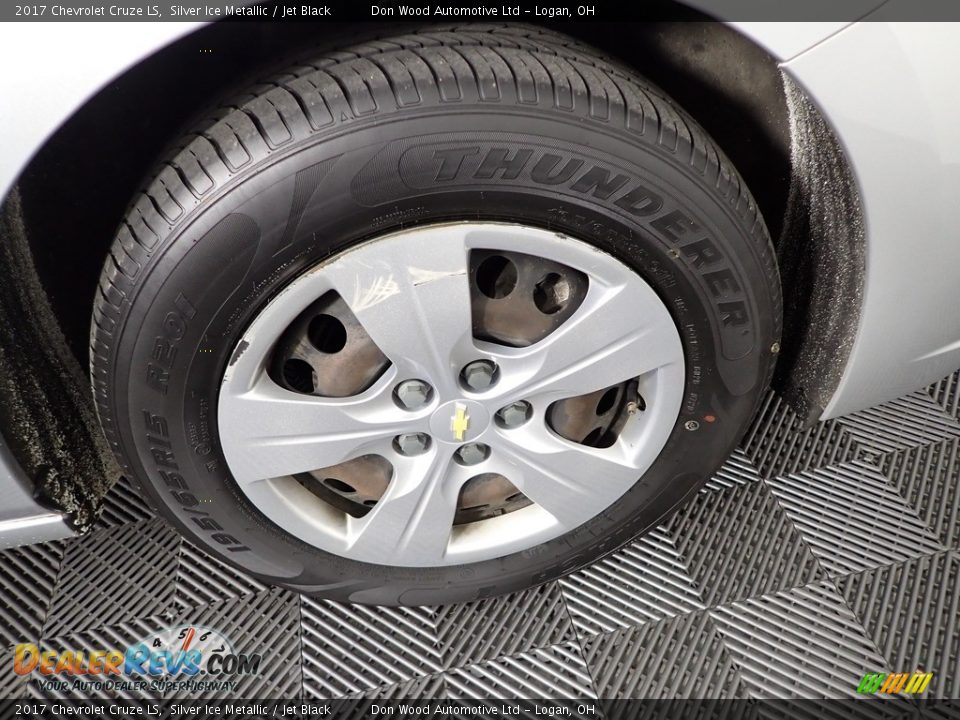 2017 Chevrolet Cruze LS Silver Ice Metallic / Jet Black Photo #36