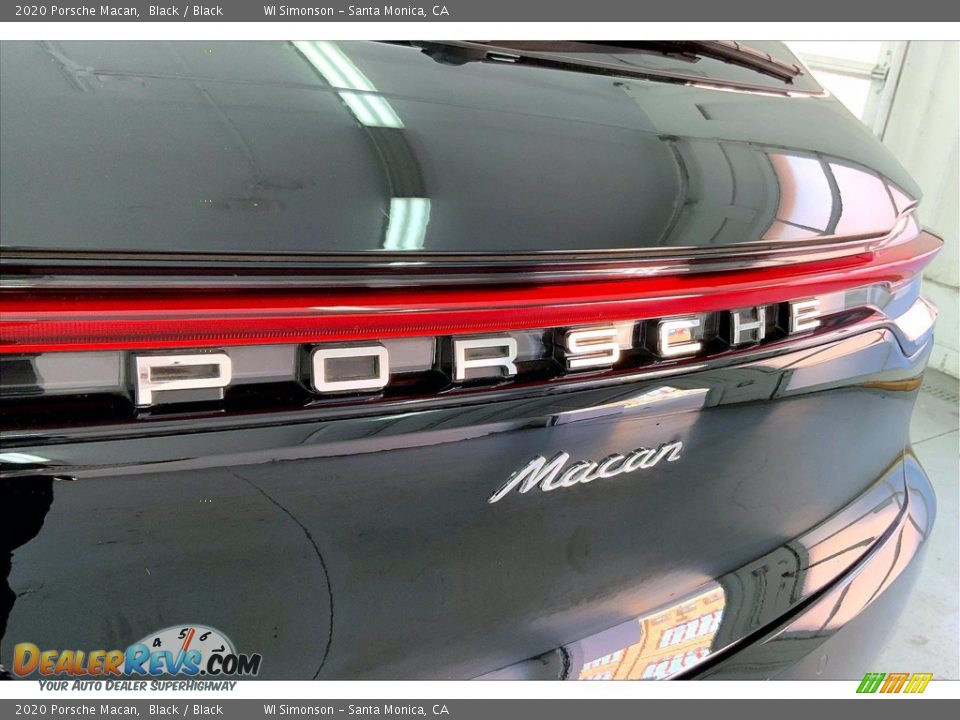 2020 Porsche Macan Black / Black Photo #7
