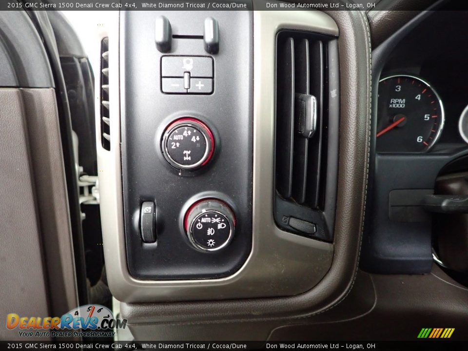 2015 GMC Sierra 1500 Denali Crew Cab 4x4 White Diamond Tricoat / Cocoa/Dune Photo #24