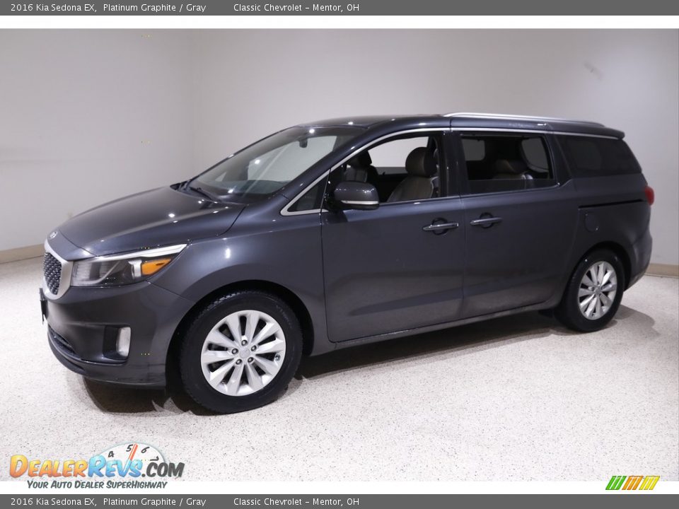 Front 3/4 View of 2016 Kia Sedona EX Photo #3