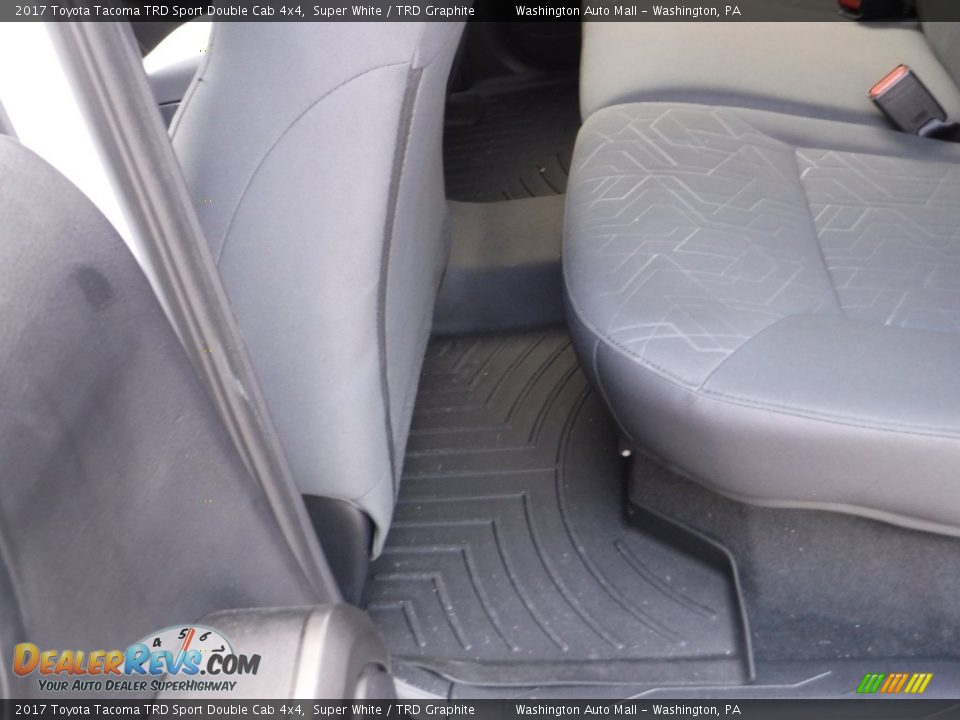 2017 Toyota Tacoma TRD Sport Double Cab 4x4 Super White / TRD Graphite Photo #32