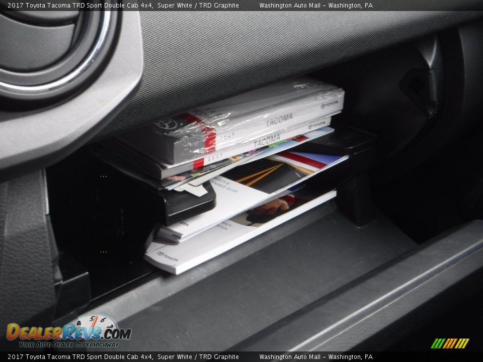 2017 Toyota Tacoma TRD Sport Double Cab 4x4 Super White / TRD Graphite Photo #33