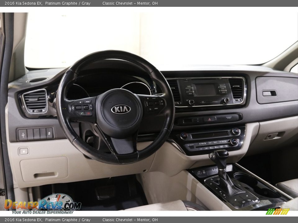 Dashboard of 2016 Kia Sedona EX Photo #6