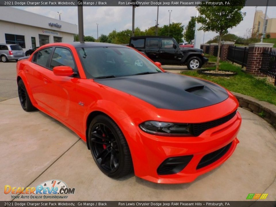 Front 3/4 View of 2021 Dodge Charger Scat Pack Widebody Photo #3