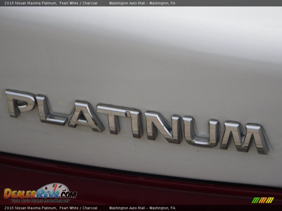 2016 Nissan Maxima Platinum Pearl White / Charcoal Photo #17