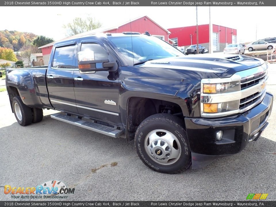 Front 3/4 View of 2018 Chevrolet Silverado 3500HD High Country Crew Cab 4x4 Photo #4