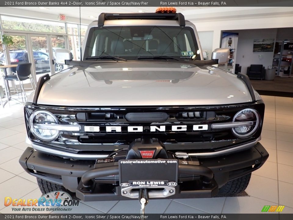 2021 Ford Bronco Outer Banks 4x4 2-Door Iconic Silver / Space Gray/Navy Pier Photo #7