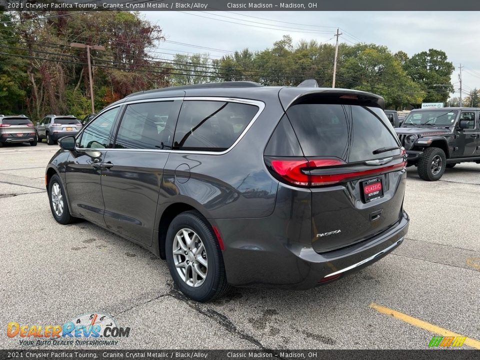 2021 Chrysler Pacifica Touring Granite Crystal Metallic / Black/Alloy Photo #4