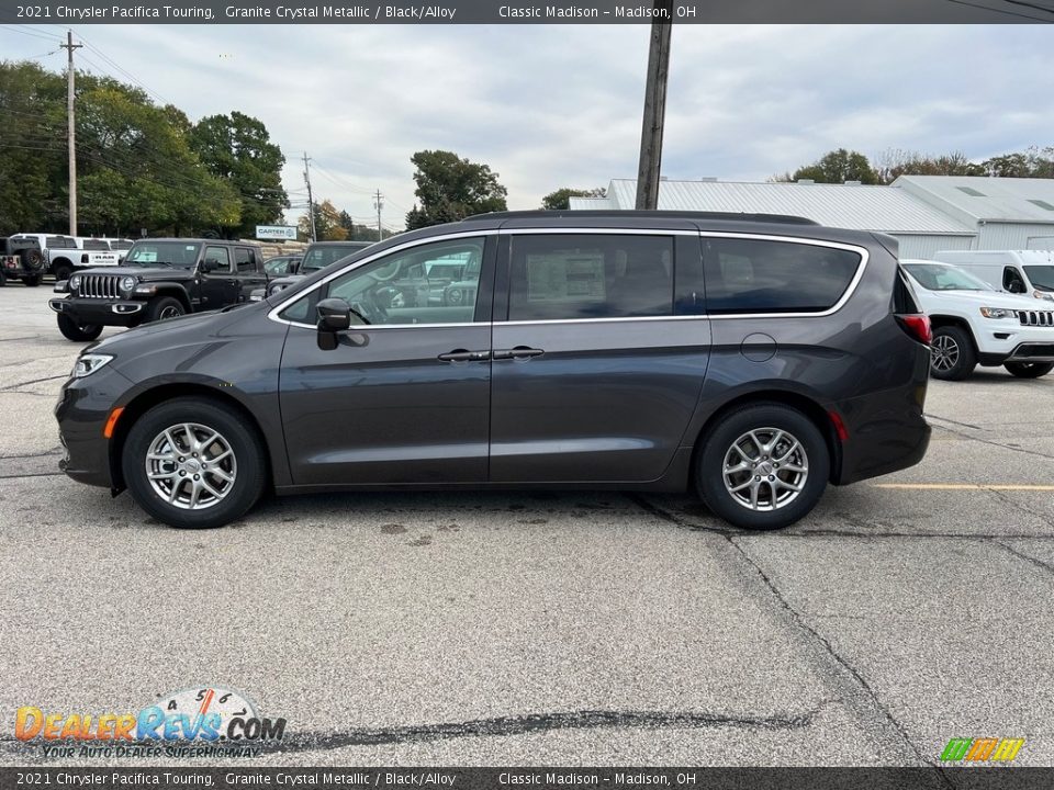 2021 Chrysler Pacifica Touring Granite Crystal Metallic / Black/Alloy Photo #5