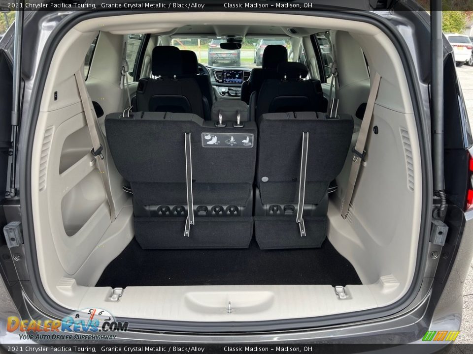 2021 Chrysler Pacifica Touring Granite Crystal Metallic / Black/Alloy Photo #9
