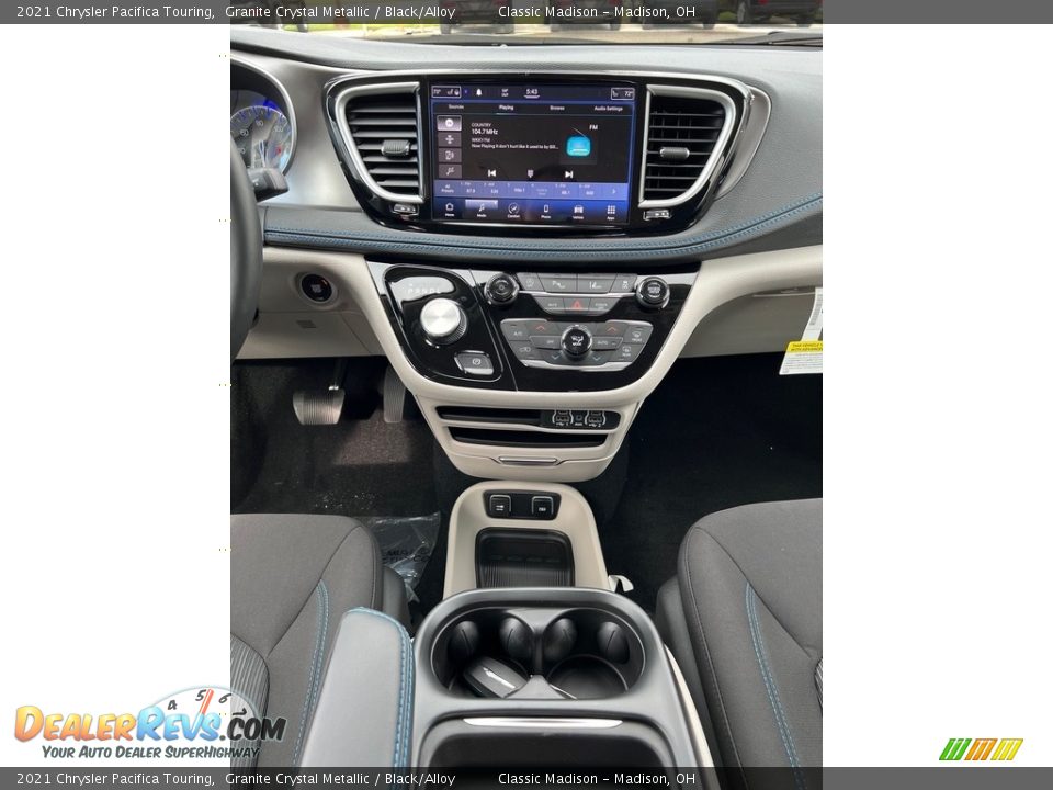 2021 Chrysler Pacifica Touring Granite Crystal Metallic / Black/Alloy Photo #12